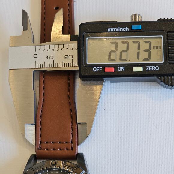 Raglan Men's Quartz Watch Black Dial Brown Band 43.9mm Case Chrono Look NEW - Picture 13 of 13